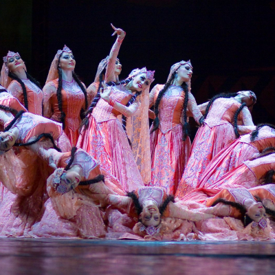 FIRE OF GEORGIA, LE ACROBAZIE E IL FOLCLORE GEORGIANO A SAN SILVESTRO AL TEATRO NUOVO 